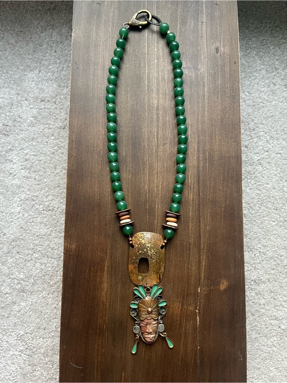 Vintage Stamped copper and jade necklace - Picture 3 of 5